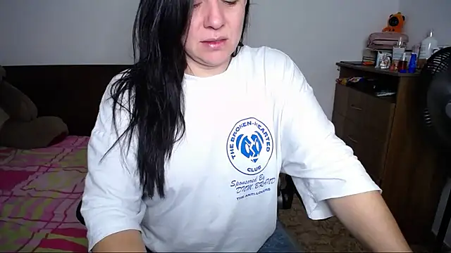 Snapshot of alexa_milsf chatting on 11.27.25 alexa milsf online show from 11.27.25