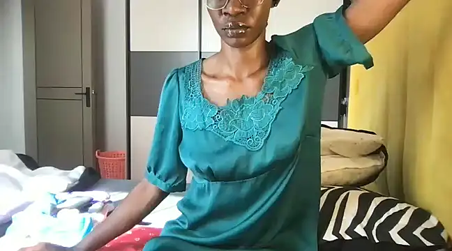 choco petite online show from 03.16.25