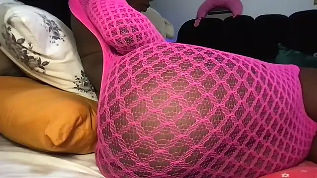 Snapshot of choco_petite chatting on 03.04.26 choco petite online show from 03.04.26