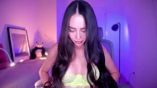 Snapshot of Lil_Gabby chatting on 11.08.25 Lil Gabby online show from 11.08.25