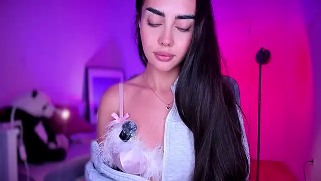 Snapshot of Lil_Gabby chatting on 11.21.25 Lil Gabby online show from 11.21.25