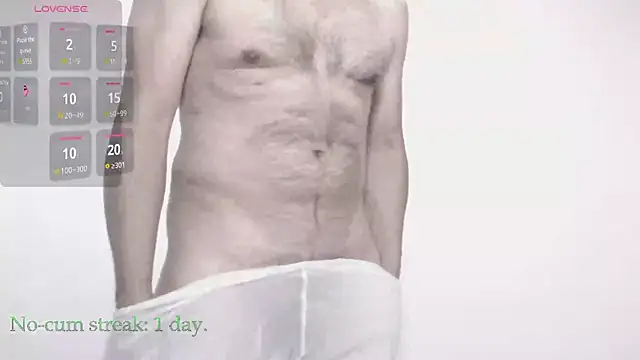 Snapshot of hxmisterh chatting on 10.24.25 hxmisterh online show from 10.24.25