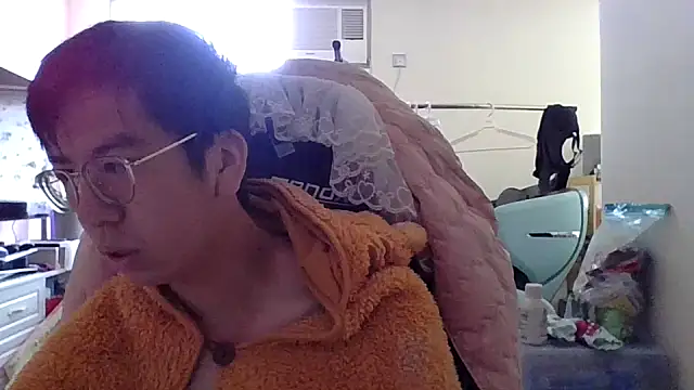 Snapshot of charlie_xdd chatting on 03.08.25 charlie xdd online show from 03.08.25