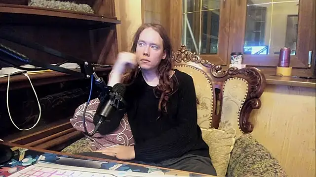 Snapshot of DavisKinky chatting on 03.20.25 DavisKinky online show from 03.20.25