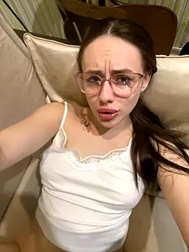 Snapshot of Lisaaan chatting on 10.09.25 Lisaaan online show from 10.09.25