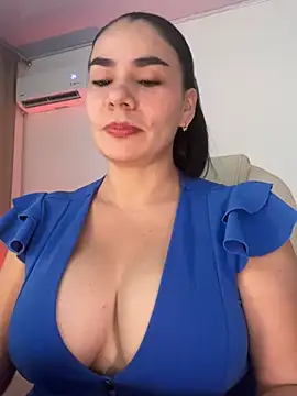 Snapshot of MeganDupont chatting on 07.21.26 MeganDupont online show from 07.21.26