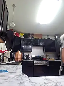 ScarletCallings420 online show from 12.21.24