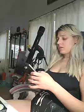 ScarletCallings420 online show from 02.21.25