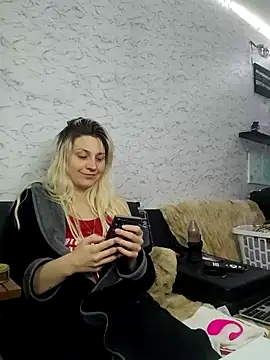 Snapshot of ScarletCallings420 chatting on 01.18.26 ScarletCallings420 online show from 01.18.26