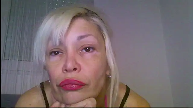 EvaaMina online show from 05.04.26