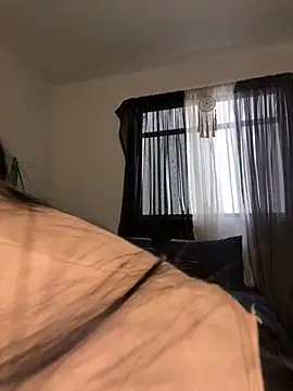 Snapshot of trianawhite chatting on 11.20.25 trianawhite online show from 11.20.25