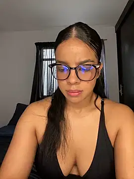 trianawhite online show from 03.05.26