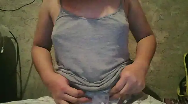 Snapshot of Beatrice143 chatting on 01.31.25 Beatrice143 online show from 01.31.25