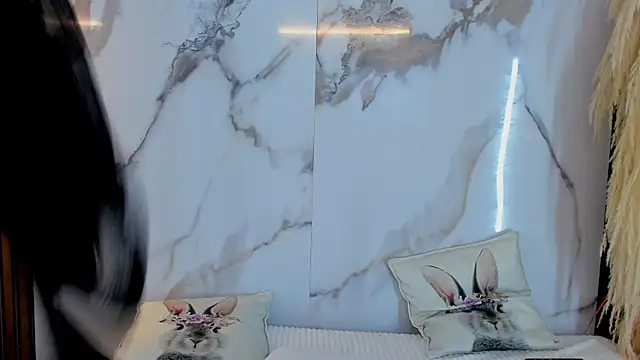 Snapshot of hannahill69 chatting on 02.19.25 hannahill69 online show from 02.19.25