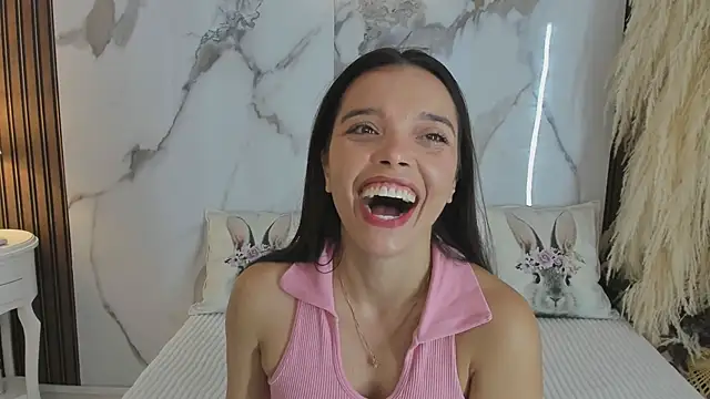 Snapshot of hannahill69 chatting on 03.07.25 hannahill69 online show from 03.07.25