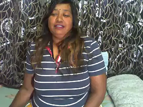 Snapshot of Mammabear_4u chatting on 12.15.24 Mammabear 4u online show from 12.15.24