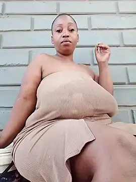 winterqueenx online show from 12.20.24