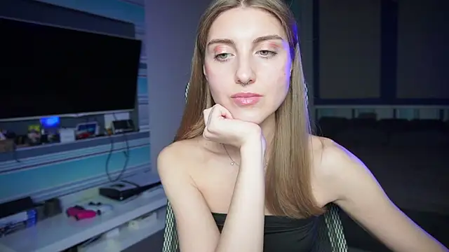 CassiaBlade1 online show from 10.15.25