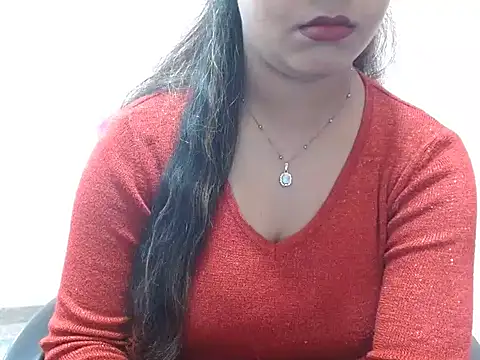 LovingPihu online show from 03.02.25