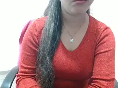 LovingPihu online show from 03.08.25