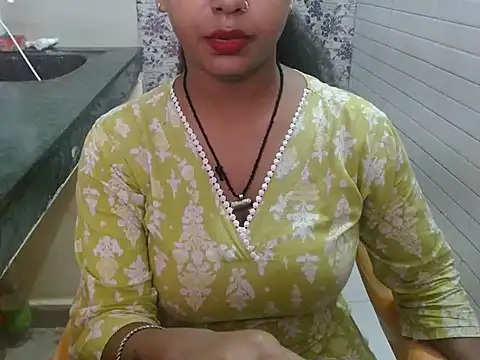 LovingPihu online show from 09.13.25