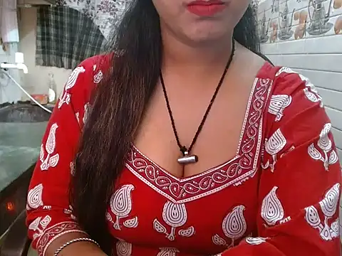 LovingPihu online show from 11.18.25