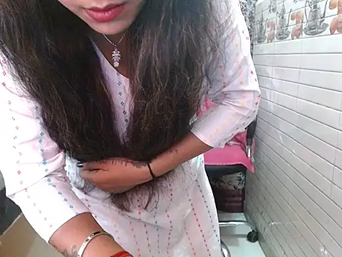 LovingPihu online show from 03.30.26