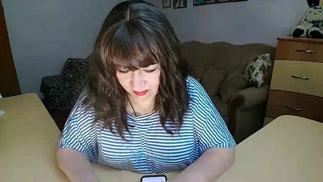 Lucretia Goldi  online show from 02.05.26