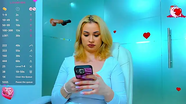 Snapshot of sassy_madeline chatting on 02.17.25 sassy madeline online show from 02.17.25