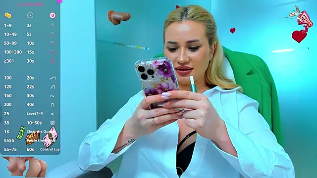 Snapshot of sassy_madeline chatting on 03.14.25 sassy madeline online show from 03.14.25