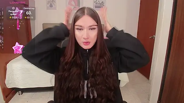 Snapshot of Miley_Baker chatting on 10.18.25 Miley Baker online show from 10.18.25