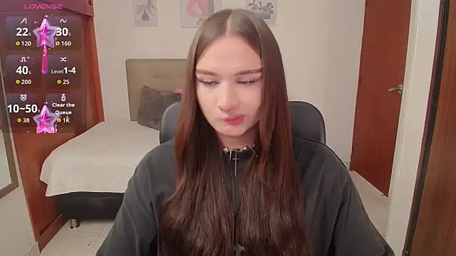 Snapshot of Miley_Baker chatting on 10.23.25 Miley Baker online show from 10.23.25