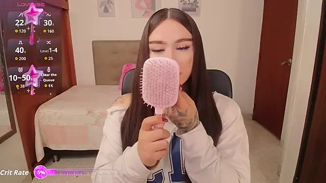 Snapshot of Miley_Baker chatting on 10.25.25 Miley Baker online show from 10.25.25