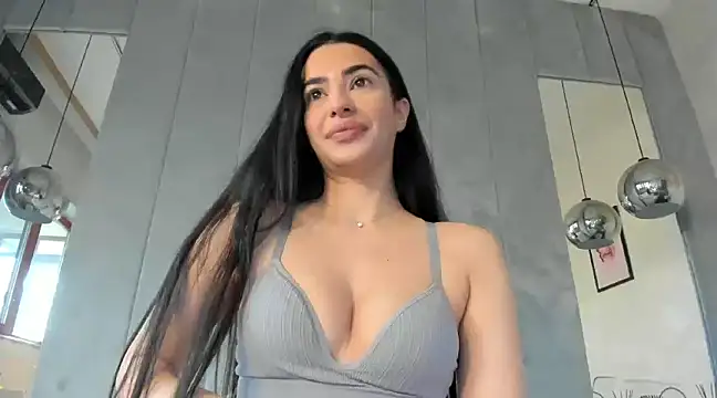 Naila18 online show from 01.08.25