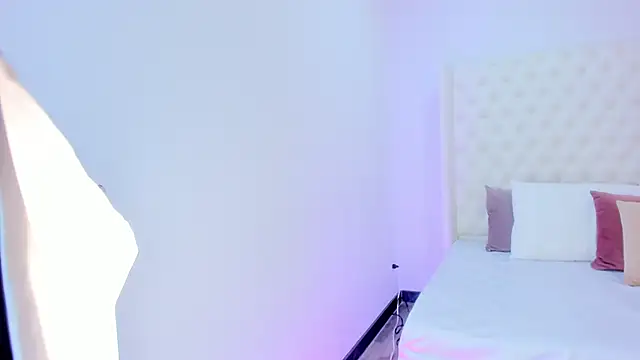 Snapshot of GraceCartier chatting on 12.22.24 GraceCartier online show from 12.22.24