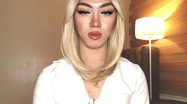 Local Hoelyx online show from 02.11.25