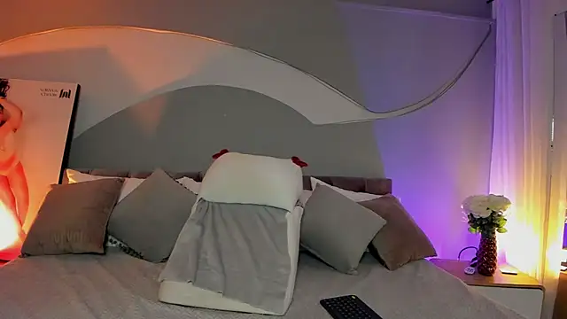 Nicolle W online show from 03.27.26