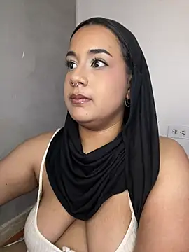 Snapshot of Maryam_yamal chatting on 02.08.25 Maryam yamal online show from 02.08.25