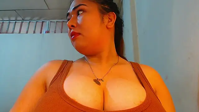 Snapshot of sluty_bunny chatting on 11.14.25 sluty bunny online show from 11.14.25