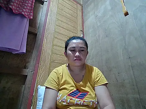 Snapshot of LalaiAsian chatting on 11.19.25 LalaiAsian online show from 11.19.25