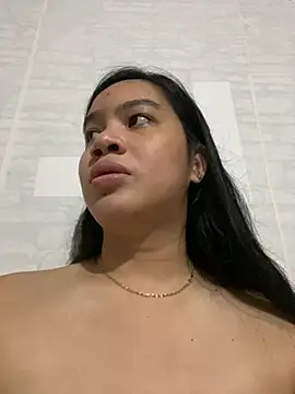 Hebefemme online show from 03.05.25