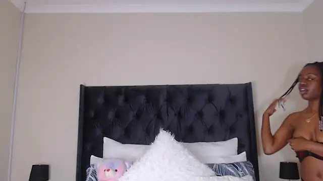 Sexynaughty Gal online show from 03.05.25