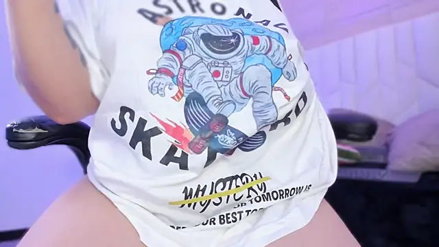 Snapshot of io_chie_ chatting on 12.03.25 io chie online show from 12.03.25