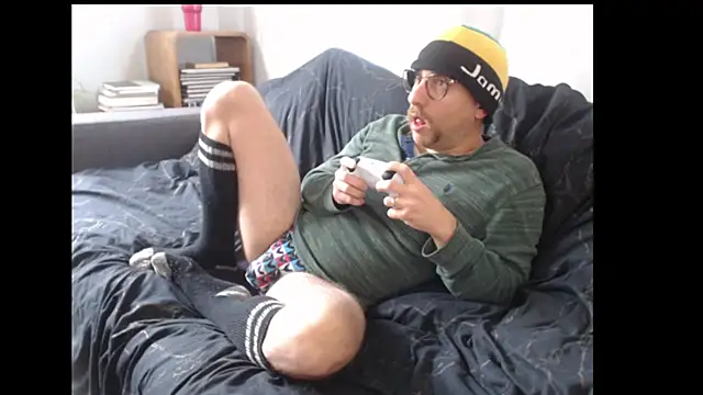 Snapshot of whiskyjane69 chatting on 10.14.25 whiskyjane69 online show from 10.14.25