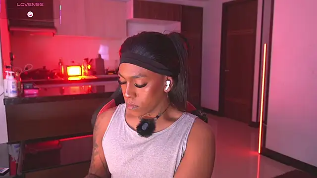 AmberRaus online show from 09.11.25