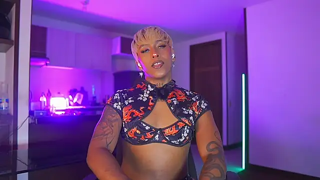 AmberRaus online show from 11.11.25