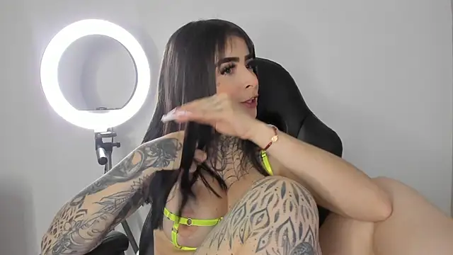 Snapshot of Ally_Snow chatting on 02.27.25 Ally Snow online show from 02.27.25