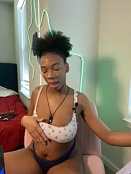 EatSweetMolly online show from 02.23.25