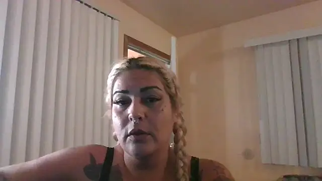 ShineyQuinn online show from 05.27.26