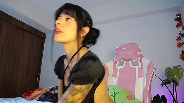 Snapshot of maggie_kay chatting on 10.09.25 maggie kay online show from 10.09.25